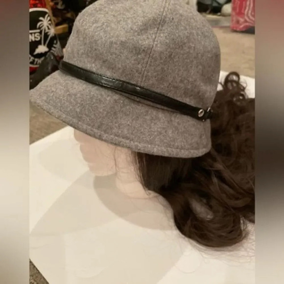 VINTAGE WOOL FELT FEDORA VINTAGE CLOCHE BUCKET HAT GREY W BLACK ACCENT BAND… - Picture 8 of 9